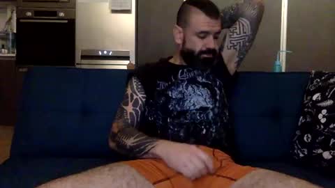 Snapshot of txalkan6060 chatting on February 23, 1:02 am txalkan6060 online show from February 23, 1:02 am