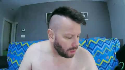 Snapshot of txan9876 chatting on October 19, 8:59 am Txan Chan online show from October 19, 8:59 am