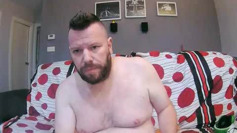 Snapshot of txan9876 chatting on December 19, 10:39 pm Txan Chan online show from December 19, 10:39 pm