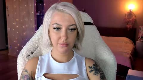 Snapshot of tykioty_miley chatting on January 31, 12:29 pm Miley online show from January 31, 12:29 pm