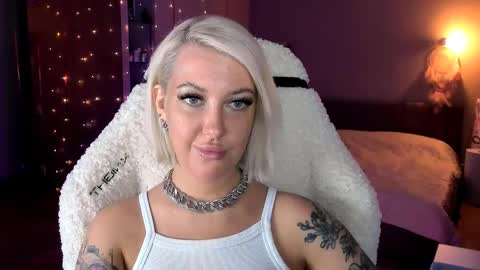 Snapshot of tykioty_miley chatting on February 15, 3:06 pm Miley online show from February 15, 3:06 pm