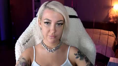 Snapshot of tykioty_miley chatting on March 2, 3:16 pm Miley online show from March 2, 3:16 pm