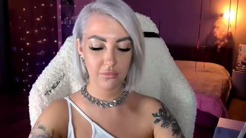 Snapshot of tykioty_miley chatting on March 12, 6:22 pm Miley online show from March 12, 6:22 pm