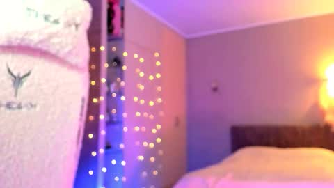 Snapshot of tykioty_miley chatting on December 4, 2:15 pm Miley online show from December 4, 2:15 pm