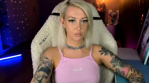 Miley online show from April 4, 12:13 pm