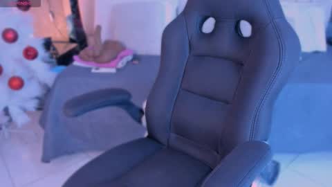 Snapshot of tyla_demon chatting on December 2, 3:34 am TYLA online show from December 2, 3:34 am