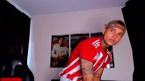 tyler_bell_ online show from March 10, 2:22 pm