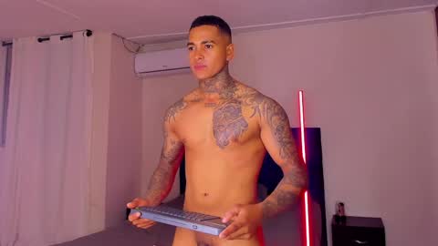 tyler_bell_ online show from March 27, 8:26 am