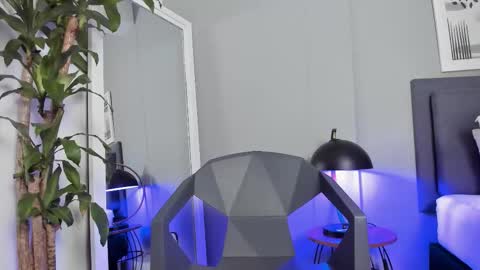 Tyler Fox online show from October 26, 8:37 pm