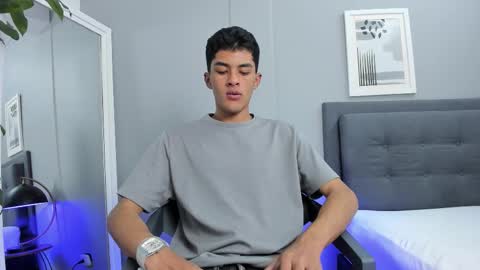 Tyler Fox online show from October 27, 8:24 pm