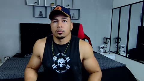 Snapshot of tyler_hank1 chatting on December 29, 11:29 am tyler_hank1 online show from December 29, 11:29 am