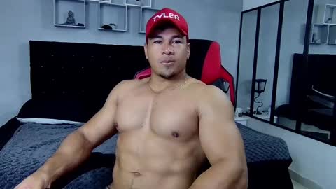 Snapshot of tyler_hank1 chatting on February 23, 12:05 pm tyler_hank1 online show from February 23, 12:05 pm