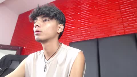 Snapshot of tyler_wolf_1 chatting on October 11, 12:36 pm tyler_wolf_1 online show from October 11, 12:36 pm