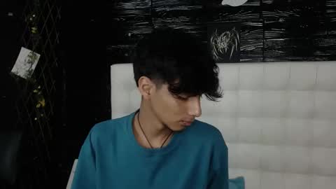 Snapshot of tyler_wolf_1 chatting on October 20, 12:27 pm tyler_wolf_1 online show from October 20, 12:27 pm