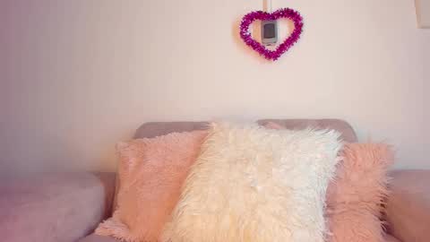 Snapshot of tylla__ chatting on February 25, 5:06 am tylla__ online show from February 25, 5:06 am