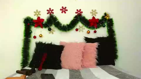 Snapshot of tylor_martinez chatting on December 28, 8:15 pm Tylor Martinez online show from December 28, 8:15 pm