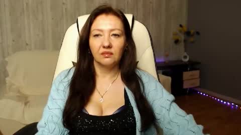 Snapshot of tyramories chatting on December 5, 10:12 am tyramories online show from December 5, 10:12 am