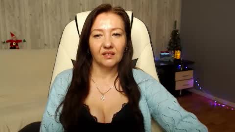 Snapshot of tyramories chatting on December 21, 1:42 pm tyramories online show from December 21, 1:42 pm