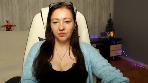 Snapshot of tyramories chatting on December 22, 10:28 am tyramories online show from December 22, 10:28 am