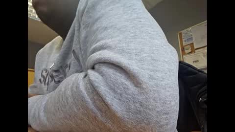 Snapshot of tyroneall chatting on March 11, 3:02 pm tyroneall online show from March 11, 3:02 pm