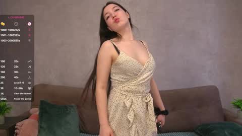 Snapshot of udelaborom chatting on February 1, 10:15 am Lili online show from February 1, 10:15 am