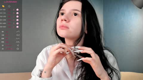 Snapshot of udelaborom chatting on February 6, 11:48 pm Lili online show from February 6, 11:48 pm