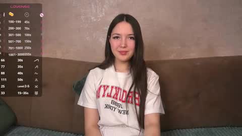 Snapshot of udelaborom chatting on February 9, 10:42 am Lili online show from February 9, 10:42 am