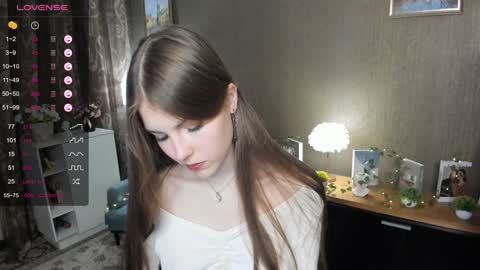 Snapshot of udeledelmoref chatting on February 6, 2:00 am Liky online show from February 6, 2:00 am