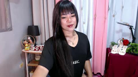 Snapshot of ugly_asianlover chatting on December 12, 4:10 pm rechelle online show from December 12, 4:10 pm