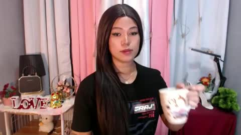 Snapshot of ugly_asianlover chatting on December 20, 11:10 am rechelle online show from December 20, 11:10 am