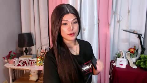 Snapshot of ugly_asianlover chatting on December 20, 2:27 pm rechelle online show from December 20, 2:27 pm
