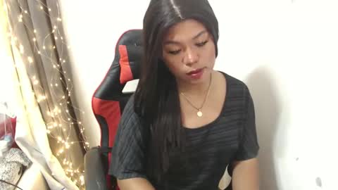 Snapshot of ugly_asianlover chatting on January 19, 12:17 am rechelle online show from January 19, 12:17 am