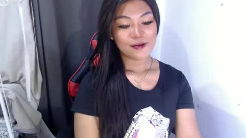 Snapshot of ugly_asianlover chatting on February 9, 10:32 pm rechelle online show from February 9, 10:32 pm