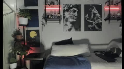 Snapshot of ugly_viking chatting on December 3, 12:38 pm Ugly Viking online show from December 3, 12:38 pm