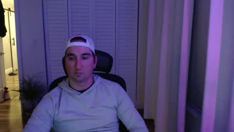 Snapshot of uglyduck3532 chatting on December 18, 4:29 am uglyduck3532 online show from December 18, 4:29 am