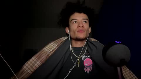 Snapshot of uhdummy chatting on February 10, 10:20 am snap mixedaddyx ig drexdummy online show from February 10, 10:20 am