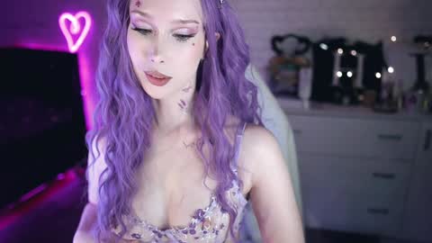 Izzy    online show from February 2, 5:48 pm