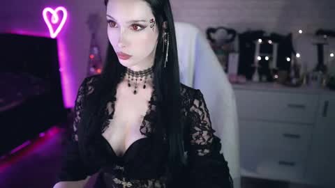 Izzy    online show from February 17, 5:32 pm