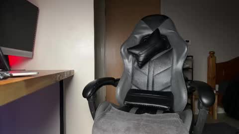 UKchocolate- FREE OFlinks in bio - online show from February 28, 6:20 pm