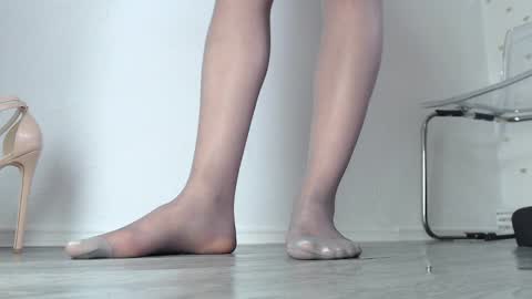 Snapshot of ukk_bit chatting on March 12, 6:51 am Megan online show from March 12, 6:51 am