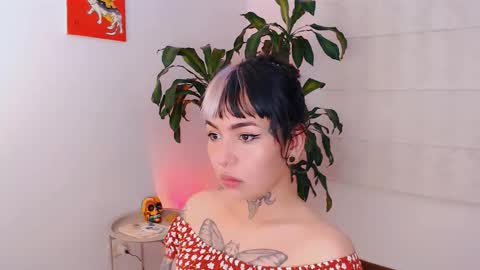 Snapshot of ulala_martina chatting on September 29, 1:00 am Martina online show from September 29, 1:00 am