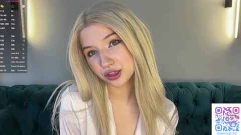 Vikki online show from May 31, 3:30 pm