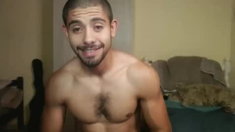 Snapshot of uliseshot450305 chatting on February 5, 11:39 pm Ulises Gomez online show from February 5, 11:39 pm