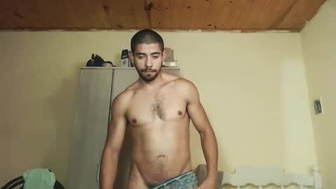Snapshot of uliseshot450305 chatting on February 9, 4:50 pm Ulises Gomez online show from February 9, 4:50 pm