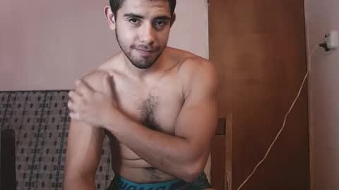 Snapshot of uliseshot450305 chatting on March 7, 3:39 pm Ulises Gomez online show from March 7, 3:39 pm