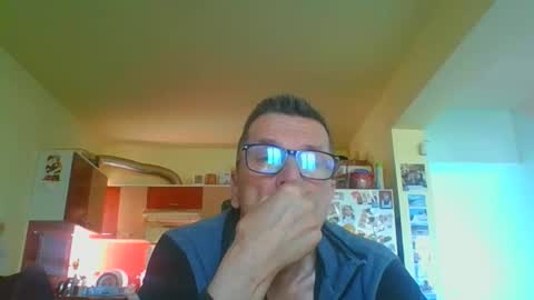 ulmeni4 online show from April 4, 7:39 am