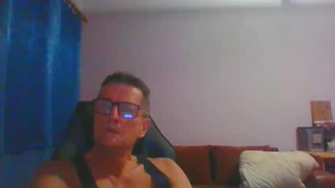 Snapshot of ulmeni7 chatting on November 17, 7:41 pm ulmeni7 online show from November 17, 7:41 pm