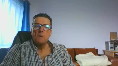 Snapshot of ulmeni7 chatting on November 28, 10:40 am ulmeni7 online show from November 28, 10:40 am