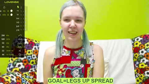 Snapshot of ultra_meow chatting on January 26, 12:05 am Roxy online show from January 26, 12:05 am