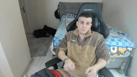 Snapshot of ulxer chatting on December 27, 8:18 pm hi im mike tyson -  online show from December 27, 8:18 pm